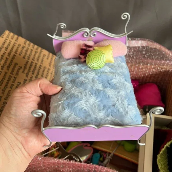 SOLD American Girl Miniatures AG Minis Furniture & Accessories Lot - Picture 3 of 5